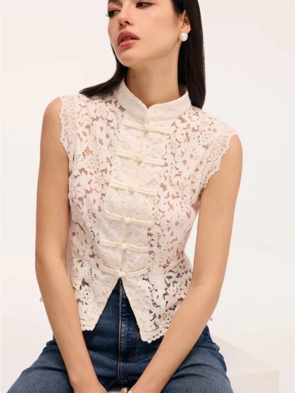 Commense White Lace Mandarin Collar Sleeveless Camisole